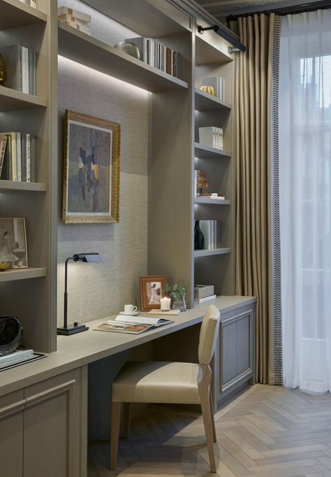 the home office located Studio In Casa, Antique Gold Frame, Built In Bookshelves, Classy Bedroom, Design Salon, Built In Desk, Parquet Flooring, Home Offices, Office Interior Design