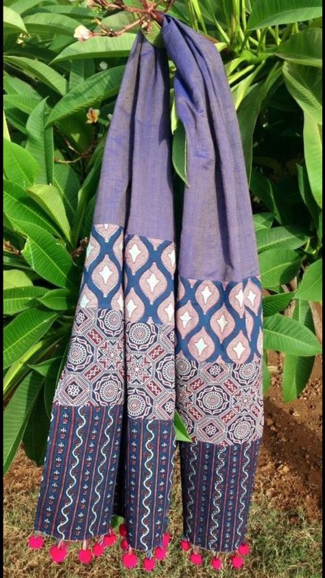 Beautiful Cotton Dupatta. Duppattas Designs Ideas, Saree Painting Designs, Embroidery Scarf, Patchwork Clothes, Fabric Photography, Simple Kurta Designs, Head Scarf Styles, Fabric Scarf, Cotton Dupatta