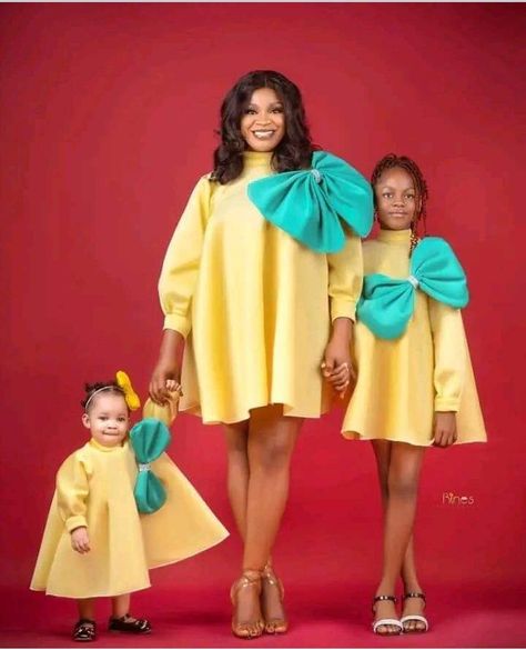 Mummy And Daughter Same Dress, Unique Wears, Mom And Daughter Dresses, Colour Blending, Couples African Outfits, Mom Daughter Outfits, Fancy Short Dresses, Mother Daughter Fashion, Kids Dress Collection