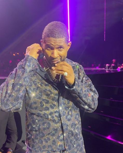 Usher Aesthetics, Chioma Ikokwu, Usher Fashion, Usher Confessions, Usher Concert, Usher Raymond, 2000s Music, Singing Competitions, Concert Aesthetic