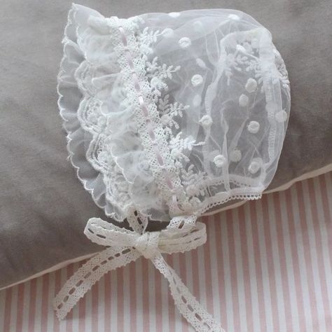 Lace Baby Bonnet, Pola Topi, Game Diy, Cap Baby, Blessing Dress, Baby Blessing, Infant Photography Props