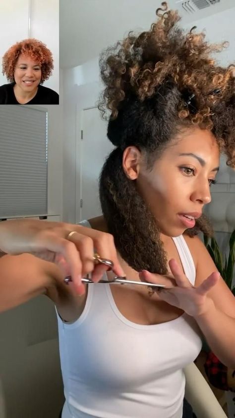 Curly Cut Tutorial, Curly Hair Cuts Tutorial, Curly Haircut Tutorial, Curly Cuts Black Women, Natural Hair Styles Curly, Curly Hair Cut, Long Natural Curly Hair, Curly Cut, Curly Hair Natural