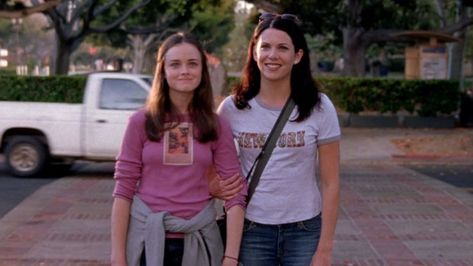 Lorelei And Rory, Chilton Rory, Lorelai And Rory, Team Logan, Teen Tv, Lauren Graham, Lorelai Gilmore, I Love Cinema, Rory Gilmore