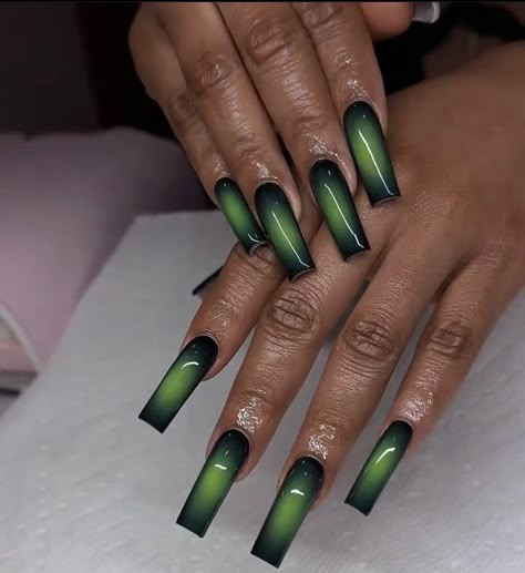 Black To Green Ombre Nails, Army Green Nail Designs, Olive Green Nails Designs Fall, Green Fall Nails Acrylic, Green Autumn Nails, Hunter Green Nails, Green Aura Nails, Trap Nails, Green Ombre Nails