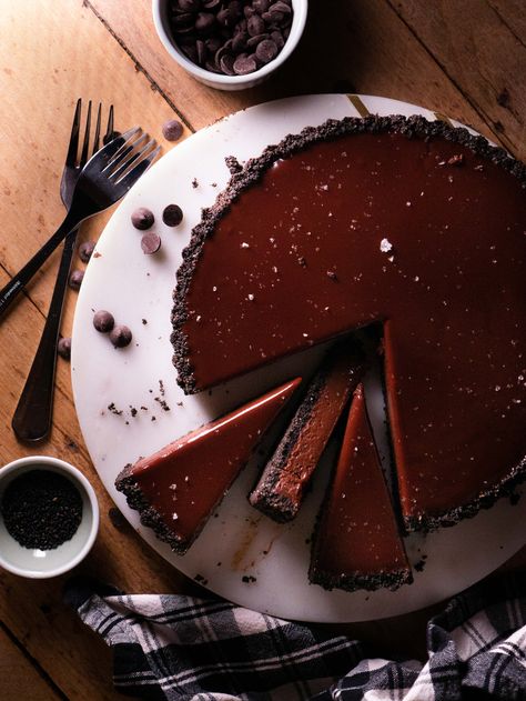 Chocolate Caramel Tart, Oreo Biscuits, White Miso, Desserts Menu, Chocolate Pies, Black Sesame, Chocolate Tart, Sweet Tarts, Tart Recipes