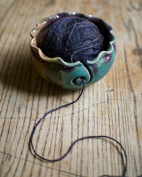 Ceramic Yarn Bowl Start Crocheting, Ceramic Yarn Bowl, Knitting Bowl, Knit Inspiration, Yarn Bowls, Green Yarn, Ball Of Yarn, Air Dry Clay Projects, Pottery Inspiration