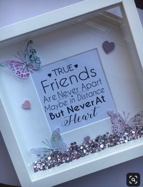 Sister Gifts Diy, Shadow Box Gifts, Box Frame Art, Diy Shadow Box, Cadeau Diy, Frame Crafts, Framed Gifts, True Friends, Creative Crafts