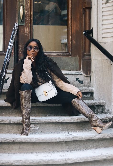 Fendi Boots Outfit, Jenee Naylor, Fall Baddie, Fendi Boots, Boots Outfit Ideas, Streetwear Outfit Ideas, Cool Streetwear, Holiday Outfits Women, Winter Outfits Aesthetic