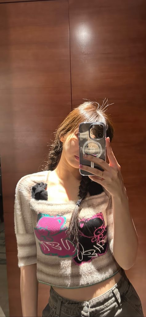 Nayeon Mirror Selfie, Nayeon Lockscreen, Savage Beauty, Nayeon Twice, Im Nayeon, Kpop Girls, Mirror Selfie, Wallpapers, Mirror