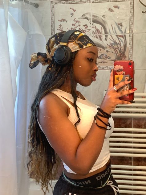 black girl in tomboy 2000s outfit beautiful aesthetic braids hair Loc Bandana Styles, Braids And Bandanas Black Women, Bandana On Braids, Bandana Black Woman, Y2k Bandana, Braids With A Bandana, Locs Headband Styles, Braid Bandana Hairstyles, Bandana With Locs