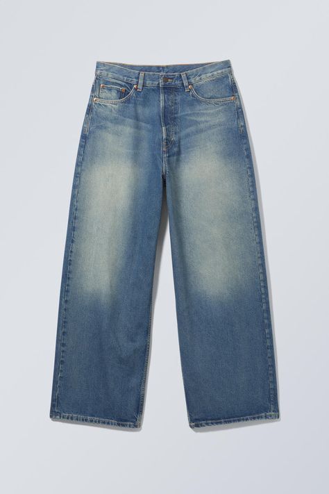 A pair of loose and baggy wide leg jeans made from a rigid cotton denim. These favourites have classic five pocket details, a button fly, large back pockets, and stitched rivets. Loose Baggy Jeans, Jeans Png, Pants Png, Swedish Street Style, Clothes Items, Slouchy Style, Loose Fit Jeans, Men Fashion Casual Outfits, Trending Fashion