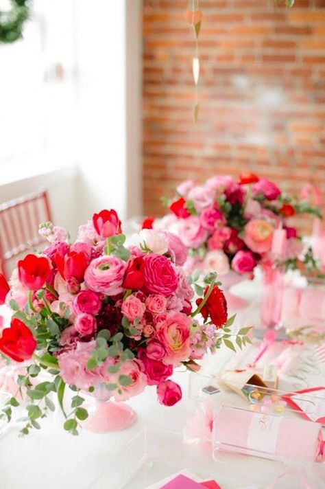 Red Centerpieces, Pink Flower Arrangements, Pink Centerpieces, Birthday Flowers Bouquet, Valentine Bouquet, Birthday Bouquet, Valentines Flowers, Trendy Flowers, Beautiful Flower Arrangements