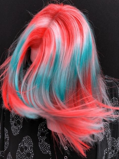 Red Blue Ombre Hair, Red And Teal Hair, Patriotic Hairstyles, Red And Blue Hair, Body Ideas, Hair Dye Tips, Hair Play, Split Dyed Hair, Vivid Hair Color