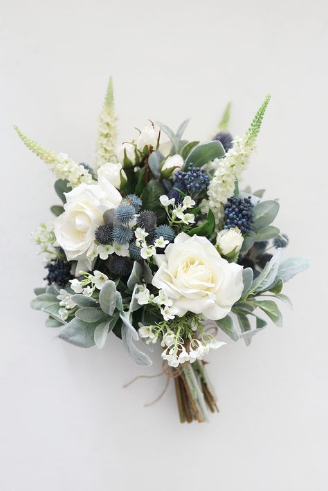 Wedding Flower Arrangements Dusty Blue, French Blue Winter Wedding, Navy And White Flowers, Bridal Bouquet Fall Blue, Bridal Bouquet Sage Green, November Wedding Bouquet, Bridesmaid Flowers Simple, Blue Flowers For Wedding, Blue White Wedding Flowers