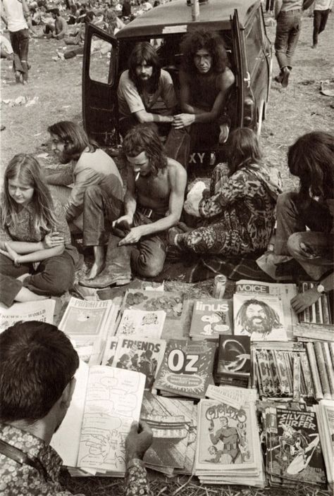 70swomen Music Festival Aesthetic, Arte Hippy, Mundo Hippie, Woodstock Hippies, Woodstock Music, Isle Of Wight Festival, Festival Aesthetic, Nina Hagen, Woodstock 1969