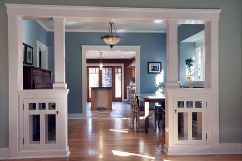 Craftsman Style Dining Room, Craftsman Style Interiors, Craftsman Dining Room, Craftsman Interiors, Craftsman Home Interiors, Craftsman Decor, Craftsman Interior, Interior Columns, Craftsman Kitchen