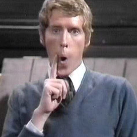 One of my all time fav comedy hero Mr Frank Spencer - ooh Betty! Frank Spencer, Michael Crawford, Comedy Actors, Childhood Memories 70s, Classic Comedies, Classic Television, British Comedy, Old Tv Shows, Vintage Tv