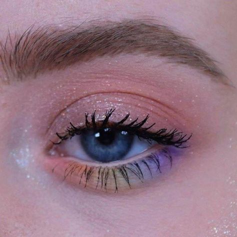 Soft Eyeshadow, Rainbow Eye Makeup, Healthy Makeup, All Natural Makeup, Pride Makeup, Rainbow Makeup, Eye Makeup Designs, Colorful Eye Makeup, Makeup Eye Looks