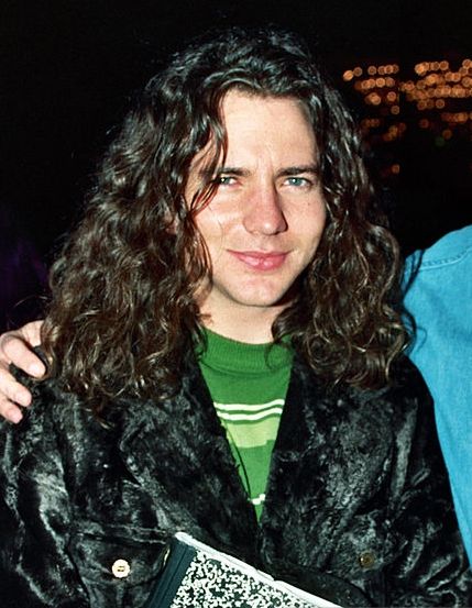 Eddie Vedder Eddie Vedder 90s, Devious Smile, Mookie Blaylock, Like Father Like Daughter, Pearl Jam Eddie Vedder, The Jam Band, Boys Long Hairstyles, Eddie Vedder, 90s Music