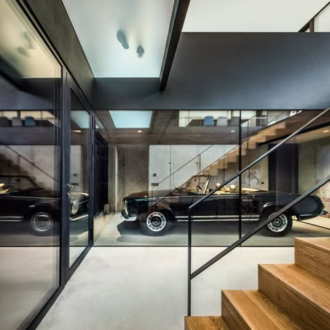 Pagoda House by I/O architects Loft Garage, Car Inside, Garage Loft, Luxury Garage, Car Showroom, Contemporary House Design, Garage Design, Garage House, Garage Ideas