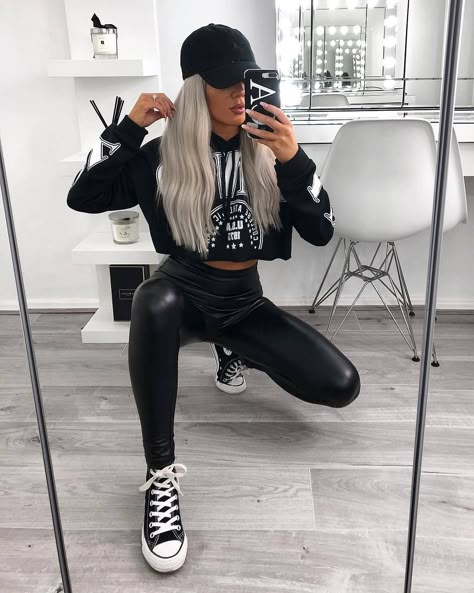 Converse Outfit Ideas, Outfits October, Leggings And Converse, October Outfits, 90s Fashion Outfits Hip Hop Party, Converse Outfits, Converse Outfit, Black Converse, Outfits With Converse