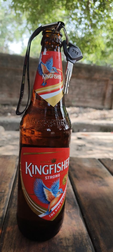 Kingfisher the strongest drink Kingfisher Photo, Kingfisher Beer, Strong Drinks, Green Screen Background Images, Foodie Instagram, Lovely Flowers Wallpaper, Screen Background, Chill Photos, Green Screen Backgrounds