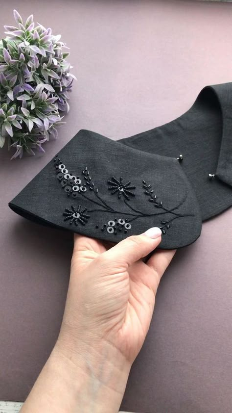 Simple Beaded Embroidery, Simple Beads Design On Blouse, Hand Beading Embroidery Tutorial, Couture Beading Techniques, Simple Bead Embroidery Designs, Simple Bead Embroidery, Payet Simple, Simple Hand Embroidery Patterns, Hand Beaded Embroidery