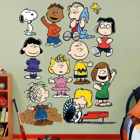 Snoopy and the gang! Peanuts Gang Classroom, Charlie Brown Classroom, Snoopy Classroom, Hello Kitty Imagenes, Snoopy Party, Lucy Van Pelt, Peanuts Cartoon, Peanuts Christmas, Snoop Dog