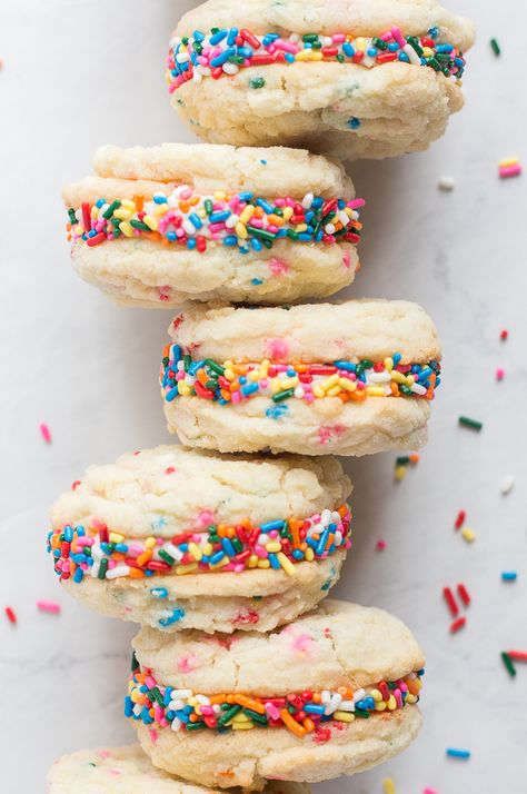 Funfetti Sandwich, Cookie Sandwich Recipes, Marshmallow Buttercream, Funfetti Cookies, Marshmallow Cream, Filled Cookies, Vintage Baking, Sprinkle Cookies, Baking Company