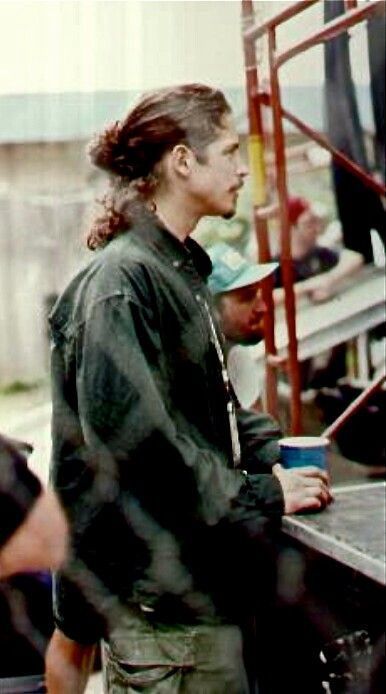 ChriS .. <3 .. the oriGinal man bun roCker Where Did You Sleep Last Night, Say Hello To Heaven, Temple Of The Dog, Grunge Guys, Eddie Vedder, I'm With The Band, Chris Cornell, Alice In Chains, Pearl Jam