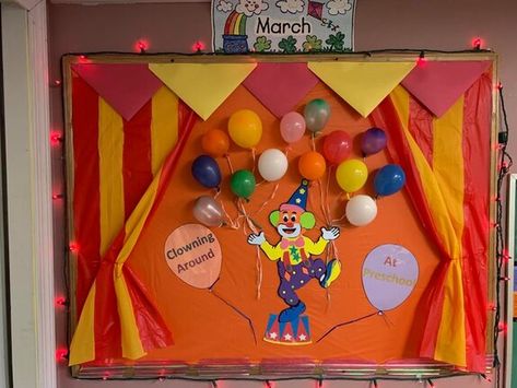 PreSchool Curriculum & Bulletin Boards Circus Bulletin Boards, Carnival Bulletin Boards, Carnival Classroom, Circus Activities, Carnival Crafts, Circus Crafts, Home Day Care, Bulletin Boards Classroom Decor, Circus Decorations