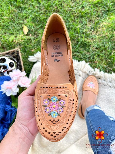 Leather Sandals Boho, Unique Sandals, Mexican Shoes, Mexican Sandals, Mexican Fashion, Huarache Sandals, Boho Sandals, Embroidered Leather, Leather Sandals Women