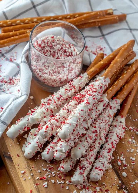 Peppermint Pretzel Rods, Italian Pinwheels, Tomato Macaroni, Peppermint Pretzel, Chocolate Pretzel Rods, Pan Nachos, Covered Pretzel Rods, White Chocolate Covered Pretzels, Christmas Pretzels