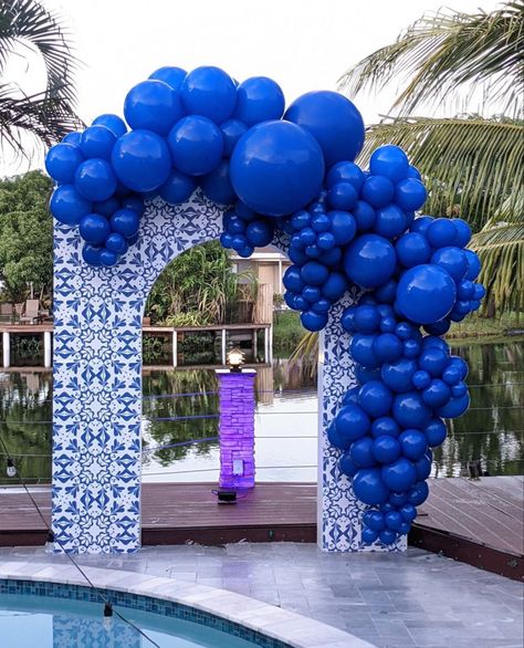 Talavera Party Backdrop, Talavera Balloon Garland, Clase Azul Party Ideas, Talavera Party, Santorini Party, Mama Mia Party, Mediterranean Party, Wedding Decorations Diy Centerpiece, Mamma Mia Party