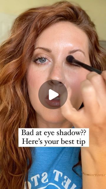 Eye Shadow Colors For Hazel Eyes, Eye Shadow For Blue Eyes Blonde Hair, Basic Makeup For Beginners Tutorials, One Color Eyeshadow Look, Hooded Eye Shadow, Eye Makeup For 60 Year Old Women, Simple Makeup For Beginners, Eye Shadow For Blue Eyes, Modern Makeup Looks