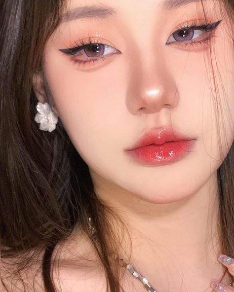 Makeup Look Layout Makeup, Makeup Ala Korea, Makeup Asia, Makeup Layout, Soft Make-up, Makeup Ulzzang, Face Contouring Makeup, Asian Makeup Looks, Mekap Mata