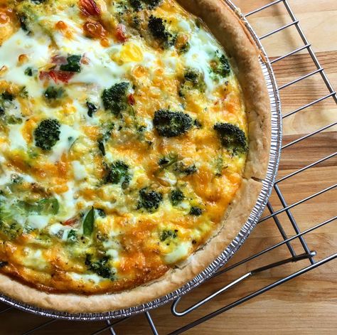 Grandma’s Mushroom, Broccoli Cheddar And Broccoli Quiche, Broccoli Mushroom Quiche Recipes, Broccoli And Mushroom Quiche, Mushroom Broccoli Quiche, Dietetic Recipes, Recipe Quiche, Cheddar Broccoli Rice, Broccoli Quiche Recipes, Decadent Breakfast