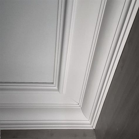 Plaster Ceiling Design, Molding Ideas, Gypsum Ceiling Design, Molding Ceiling, House Ceiling, Cornice Design, Ceiling Trim, House Addition, Crown Moldings