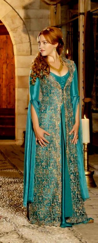 Teal and Gold Dress from the Turkish drama Mera Sultan Medieval Gown, Fantasy Dresses, Medieval Costume, Medieval Dress, Medieval Clothing, Medieval Fashion, Gorgeous Gowns, Fantasy Clothing, Fantasy Fashion