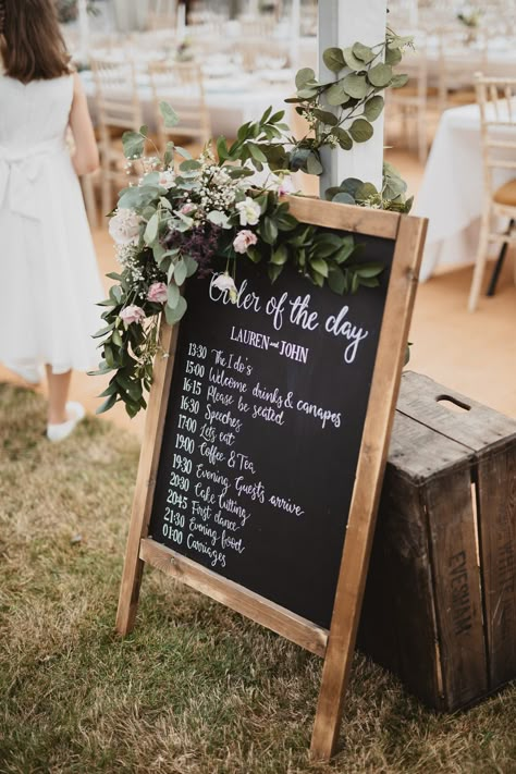 Wedding Welcome Board Chalk, Wedding Black Board Signs, Wedding Signs For Reception Chalkboard, Wedding Welcome Sign Blackboard, Wedding Welcome Blackboard, Chalkboard Order Of The Day, Cricket Wedding Signs, Wedding Blackboard Sign, Diy Order Of The Day Wedding