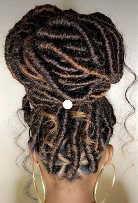 Faux Locs Wedding Hairstyles, Box Dreads, Quick Natural Hairstyles, Goddess Braids Hairstyles, Faux Locs Hairstyles, Twist Braid Hairstyles, Hair Twist Styles, Natural Curls Hairstyles, African Braids Hairstyles