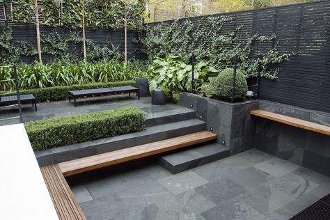 Garden design, darden design photography, luxury design, architecture, interior… Small City Garden, Contemporary Garden Design, Modern Front Yard, Garden Steps, Modern Garden Design, Kensington London, Small City, Contemporary Garden, City Garden