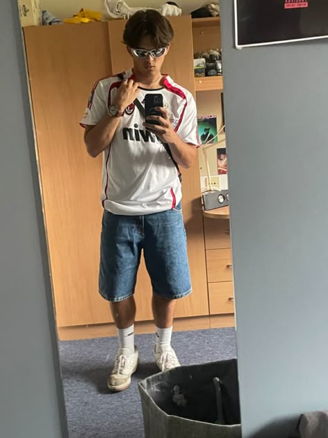 Outfit Cowok, Football Jersey Outfit, Summer Outfits Men Streetwear, Inspo Fits, Guys Fits, Vintage Football Shirts, Cool Kids Clothes, Football Fashion, Streetwear 90s