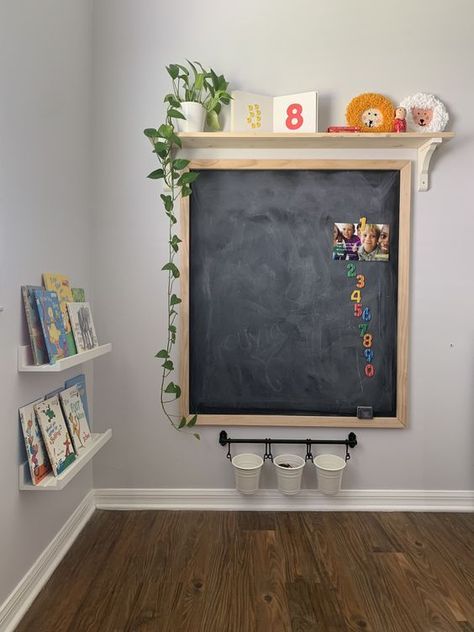 Diy Playroom Wall Art, Chalk Wall Playroom Ideas, Wall Art Toddler Boy Room, Chalkboard In Playroom, Play Room Boys Kids, Chalk Wall Playroom, Playroom Diy Ideas, Chalkboard Kids Room, Simple Play Room