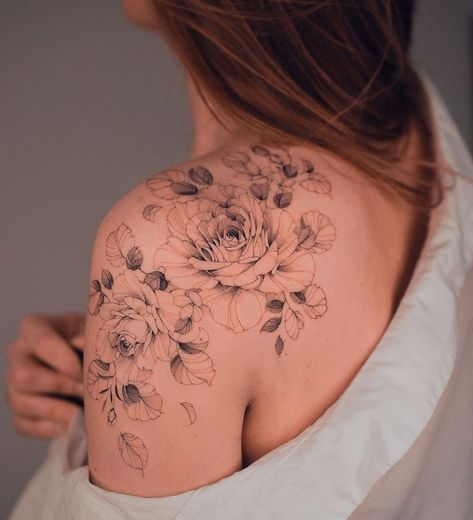 Shoulder Cap Tattoos For Women, Shoulder Cap Tattoo, Rose Tattoo On Arm, Mastectomy Tattoo, Floral Tattoo Shoulder, Peony Tattoo, Beautiful Flower Tattoos, Flower Tattoo Shoulder, Arm Band Tattoo