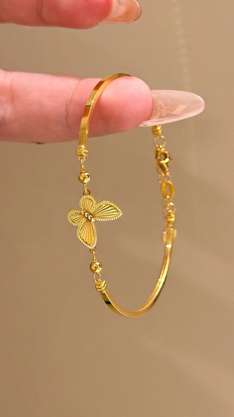 Gold butterfly bracelet IY9910 Beautiful Bracelet Gold, Bangel Design Gold Latest, Latest Bracelet Designs Gold For Women, Breslet Jewelry Gold, Bracelet Ideas Gold, Bangles Jewelry Designs Gold, Gold Bracelet Design, Gold Bracelet Designs, Choker Sets