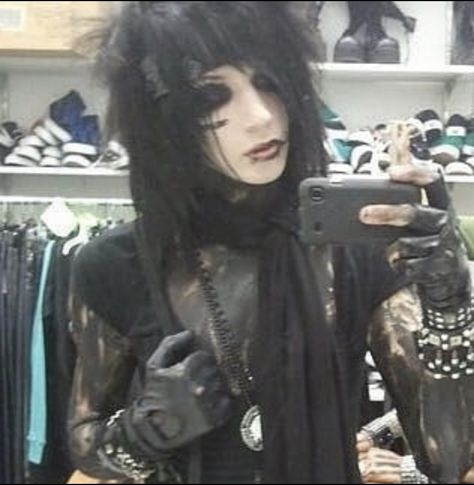 Andy Biersak, Andy Sixx, Ashley Purdy, Emo Scene Hair, Andy Black, Andy Biersack, Emo Guys, Scene Emo, Veil Brides