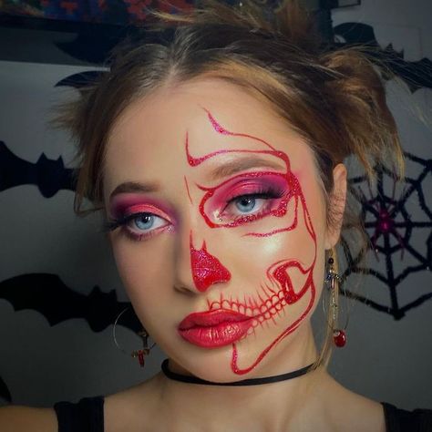 Red Skull Makeup, Halloween Makeup Easy, Skull Makeup, Skull Halloween, Red Skull, Halloween Inspo, Halloween Skull, Halloween Outfits, Maquillaje De Ojos