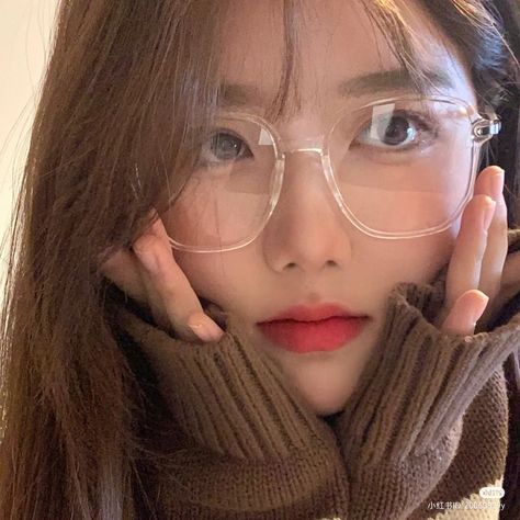 Ulzzang Glasses, Glasses Frames For Girl, Asian Glasses, Clear Glasses Frames Women, Korean Glasses, Glasses For Round Faces, Cute Glasses Frames, Glasses Outfit, Classy Glasses