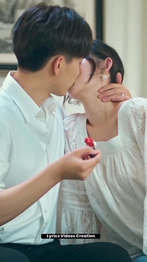 Korean Boy and Girl Kiss 😘😍 Drama Aesthetic, Angel's Last Mission, Peacock Images, New Korean Drama, Qhd Wallpaper, Instagram Picture Quotes, Cute Babies Photography, Boyfriend Crafts, Drama Ideas